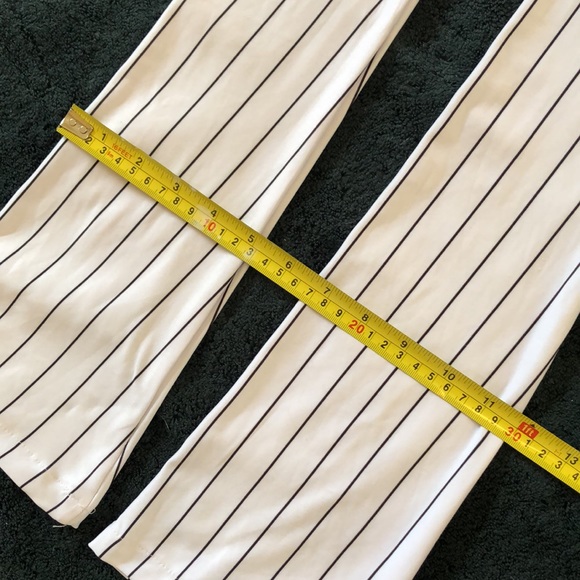 Cosplay vertical thin black stripe/white closed toe/hand top open stocking - Picture 6 of 6
